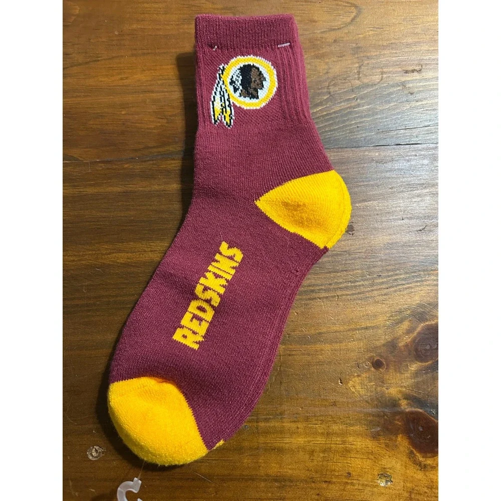 Washington Redskins NFL Crew Socks Burgundy Gold Vintage Logo Mens One Size